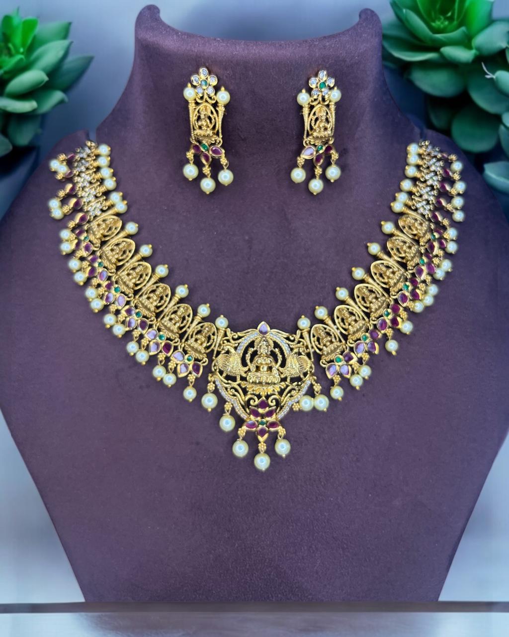 Vedhika Lakshmi Choker Set