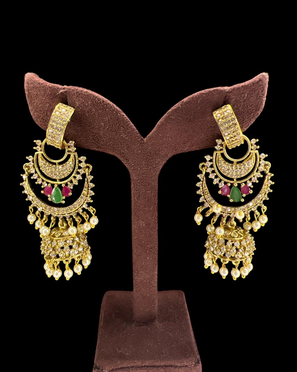 Varnika Varsatile Chandbali
