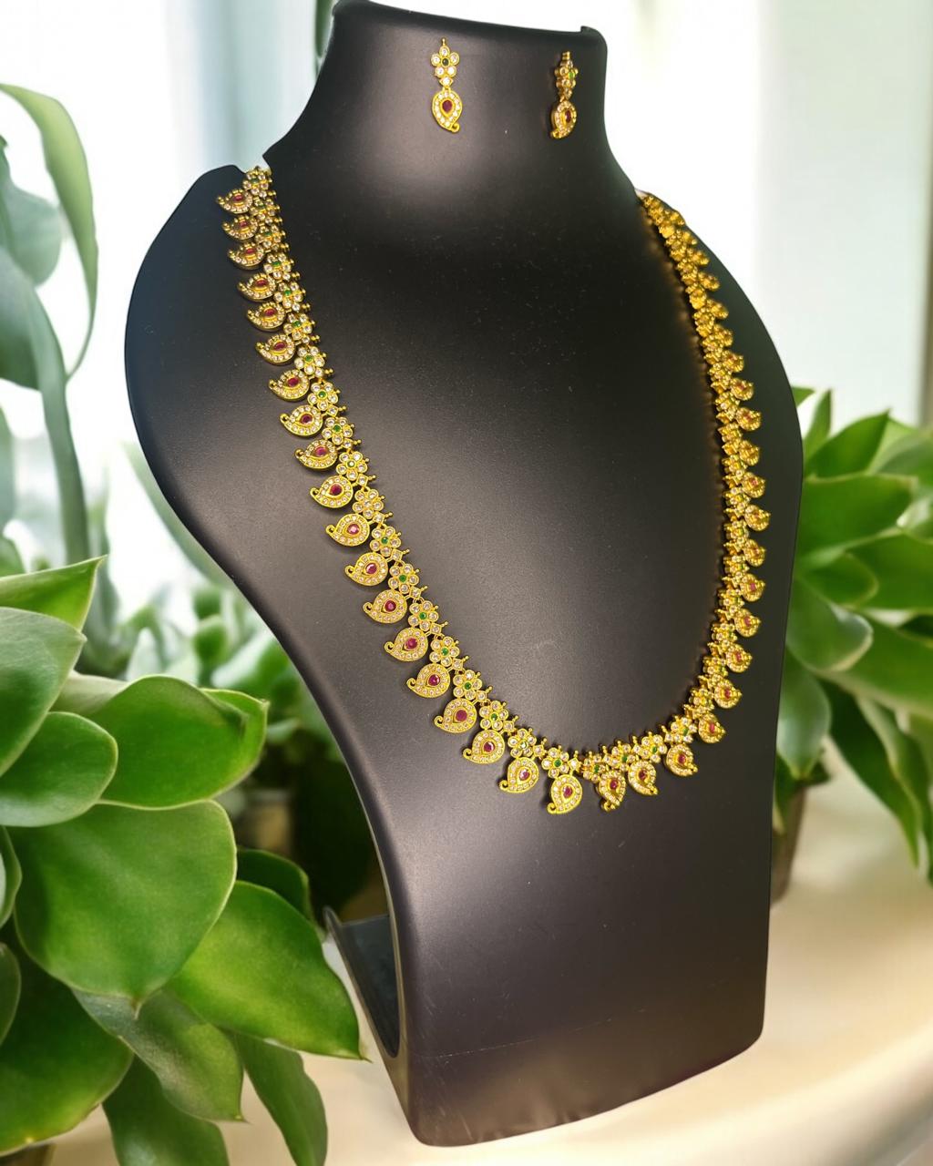 Ruby-Green Bottu Mala