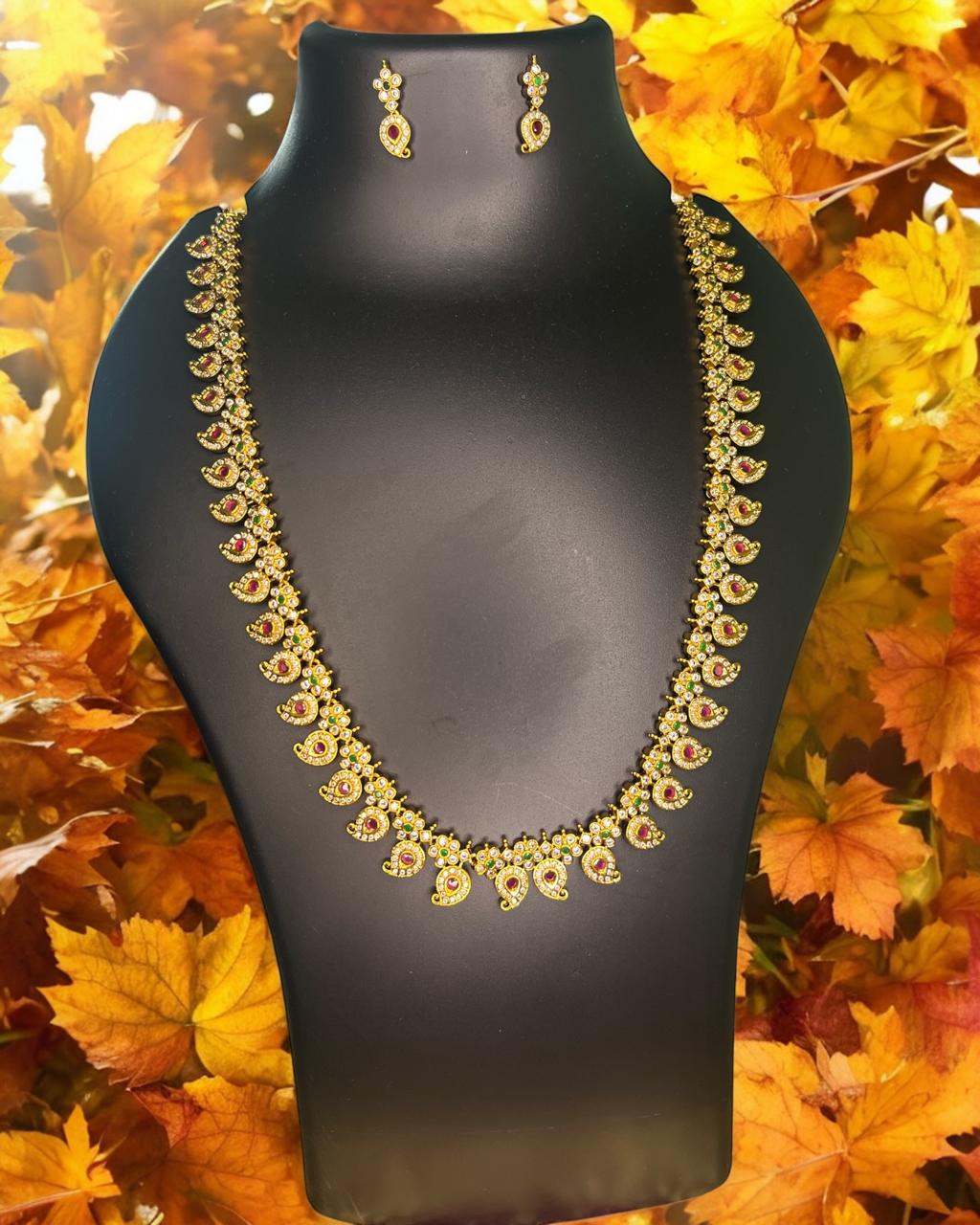 Ruby-Green Bottu Mala