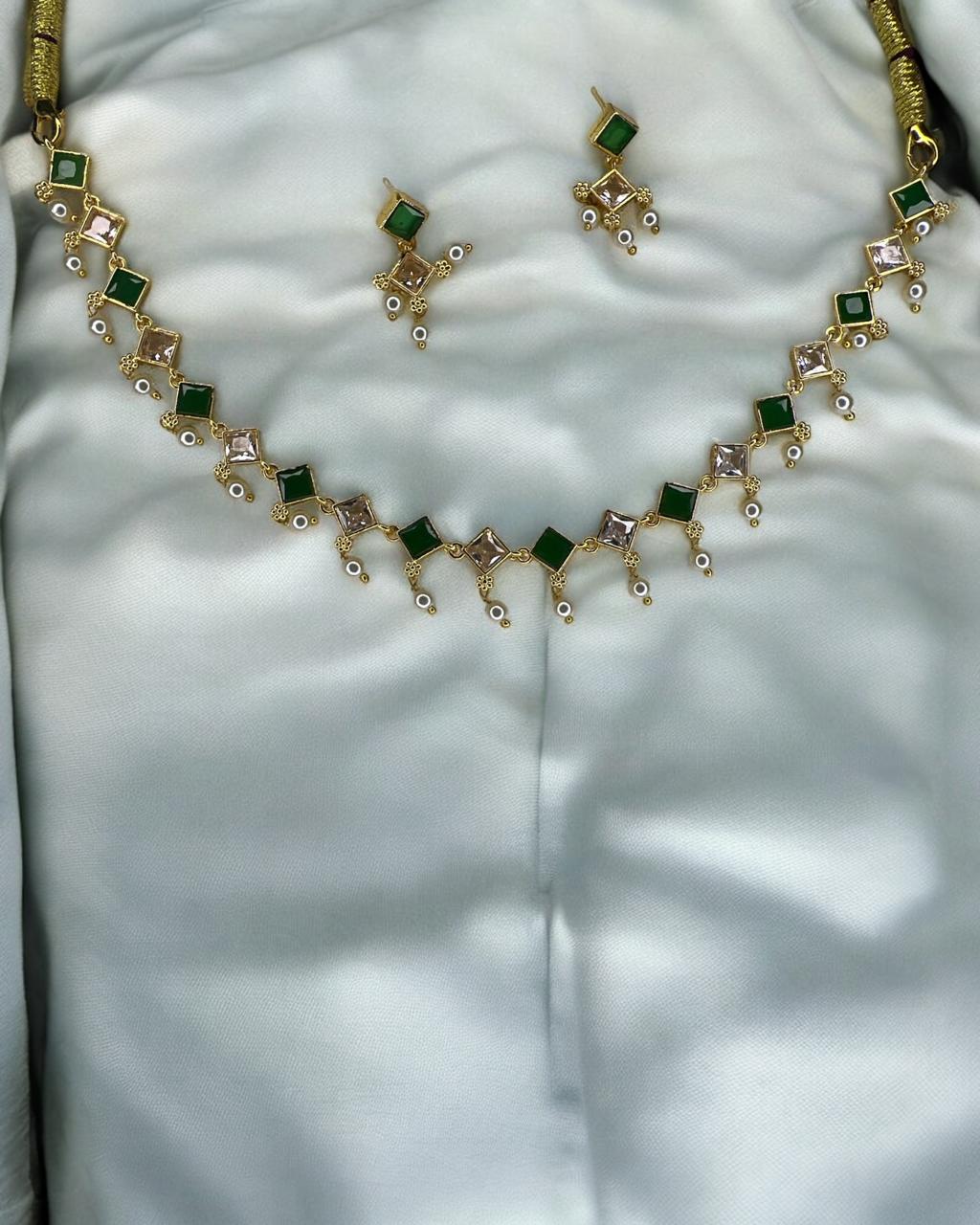 Zaara Green Pearl Set