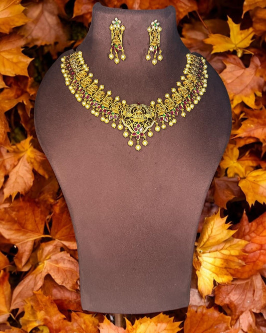 Vedhika Lakshmi Choker Set